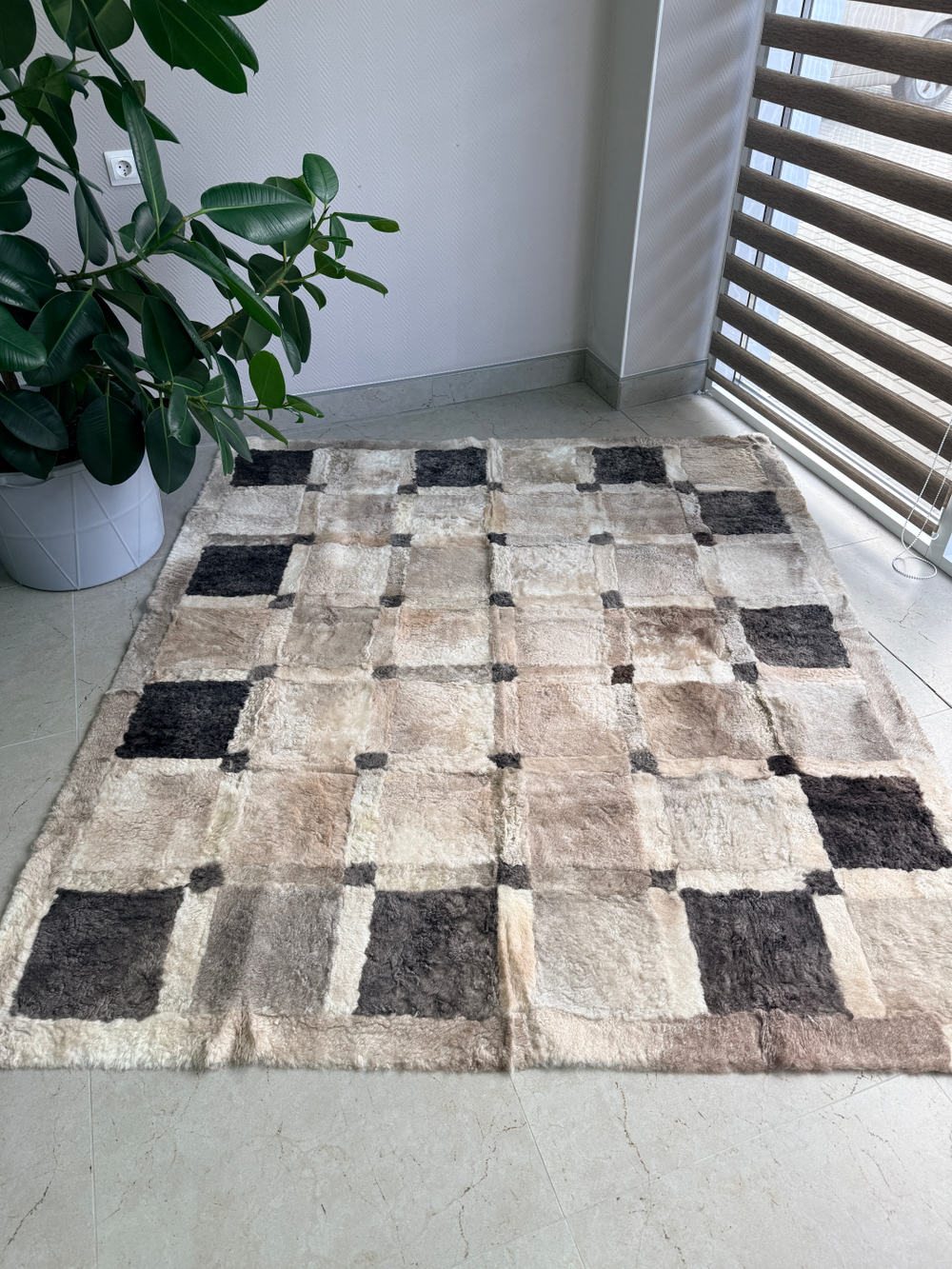 Ковер прямоугольный натуральный мех овчина, 200 х 180 см.