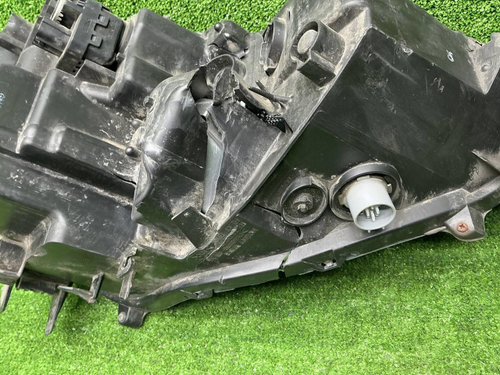 Битая Фара левая Mazda CX-5 2 (2017-2021) LED