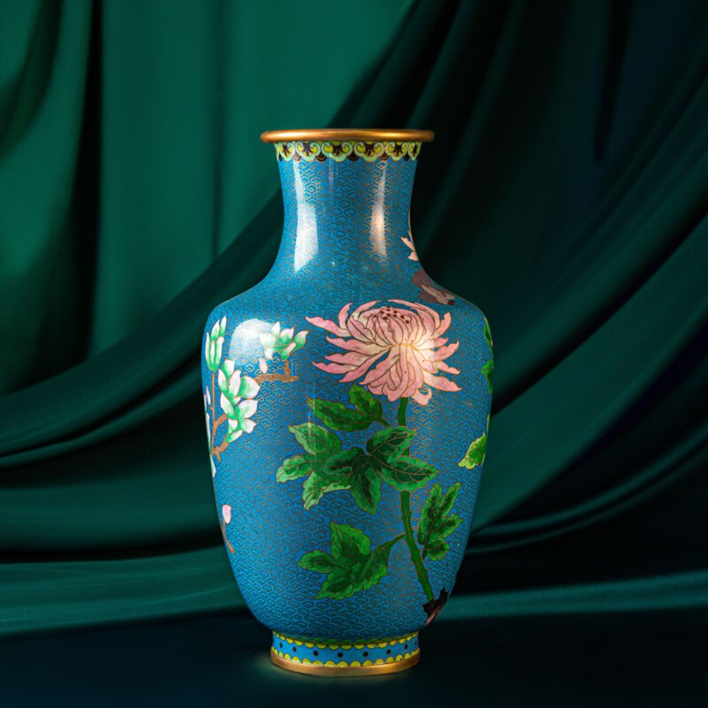 Парные вазы с хризантемами