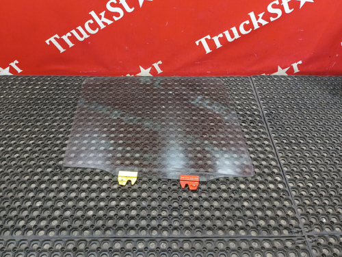 Стекло двери правой 2019г