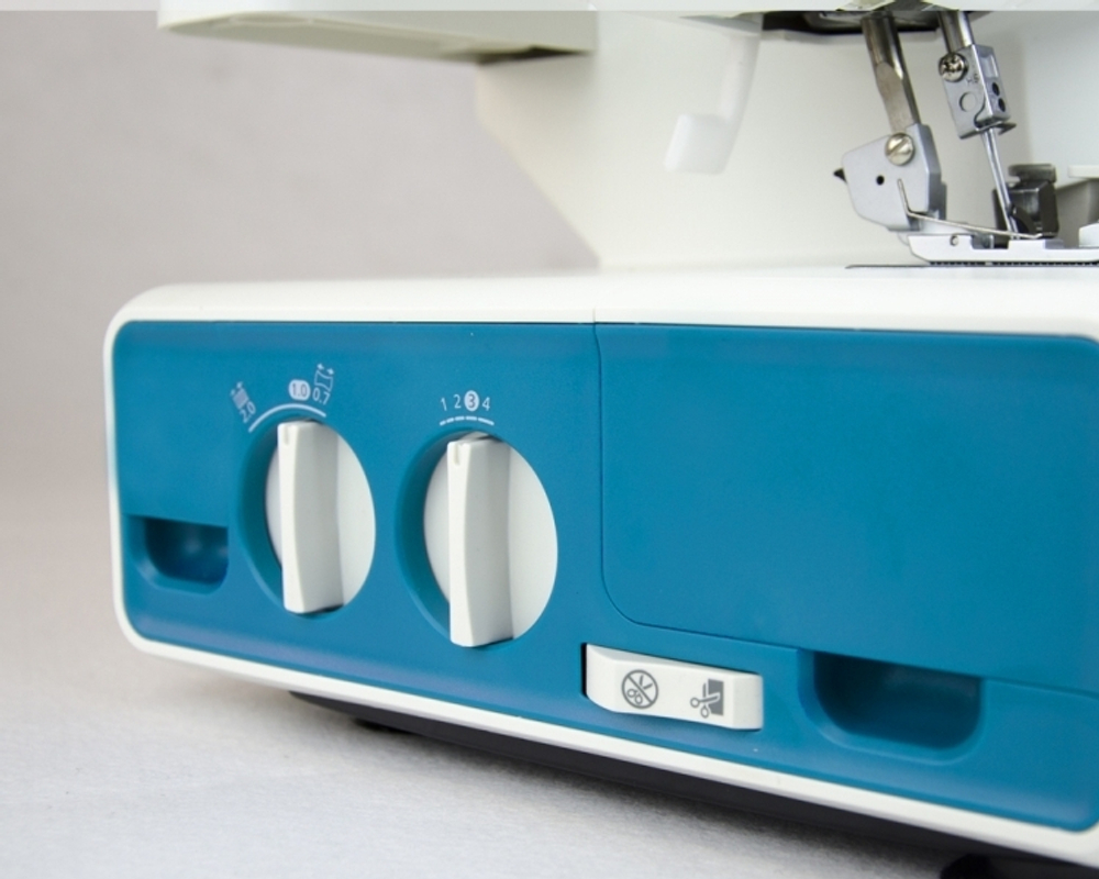 Оверлок Aurora 740D