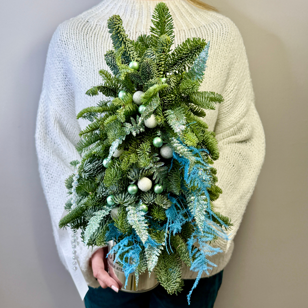 «Полярная ночь» композиция из пихты на Новый год и Рождество