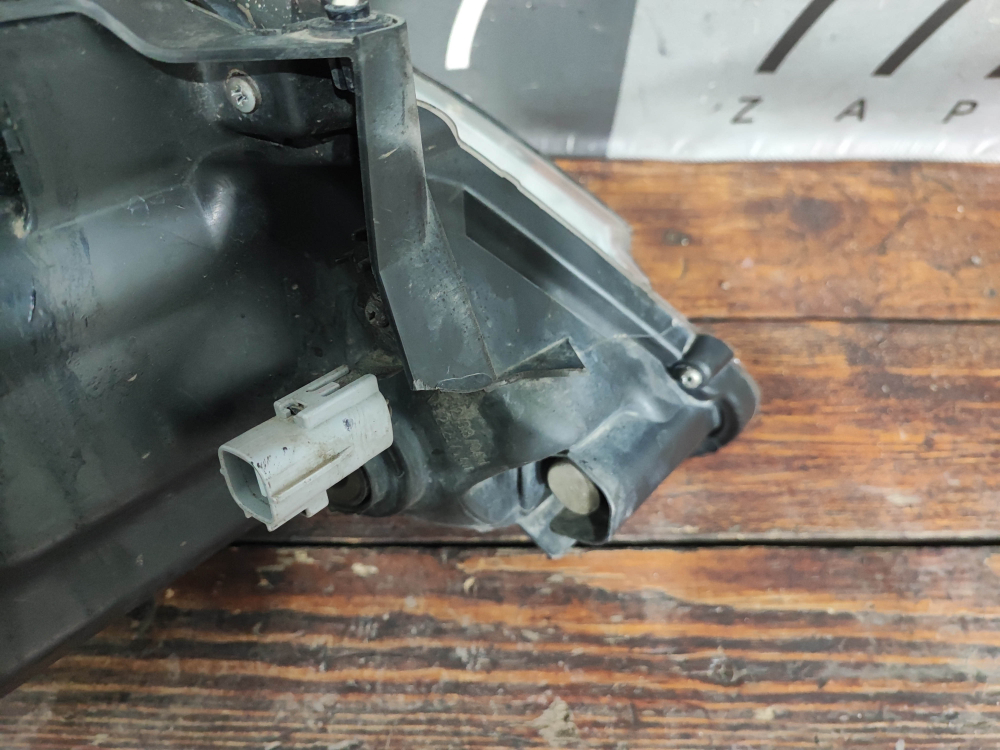 Фара левая ксенон Toyota Camry (XV50) 14-17 Б/У Оригинал 8118533891