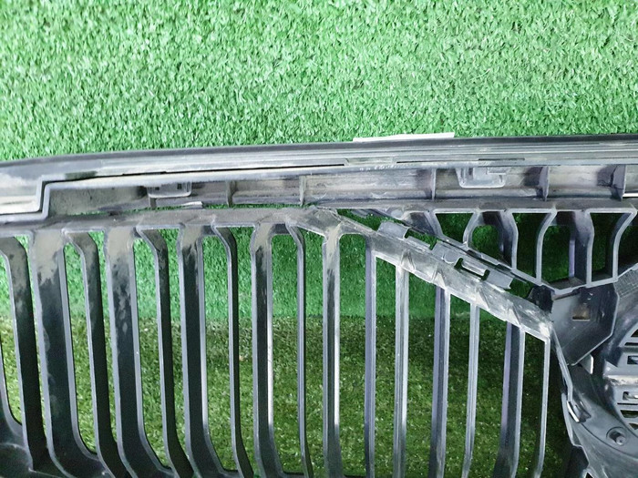 Решетка радиатора Volvo XC40 (2017-2022)