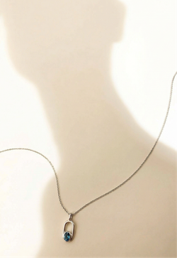 Подвес из серебра с топазом