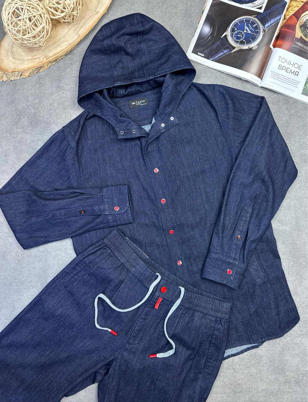 Джинсовый костюм Kiton