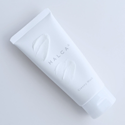 Увлажняющая кремовая пенка для умывания HALCA Creamy Wash
