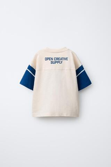 ZARA ФУТБОЛКА С ПРИНТОМ, ЖЕЛТОВАТО-БЕЛЫЙ