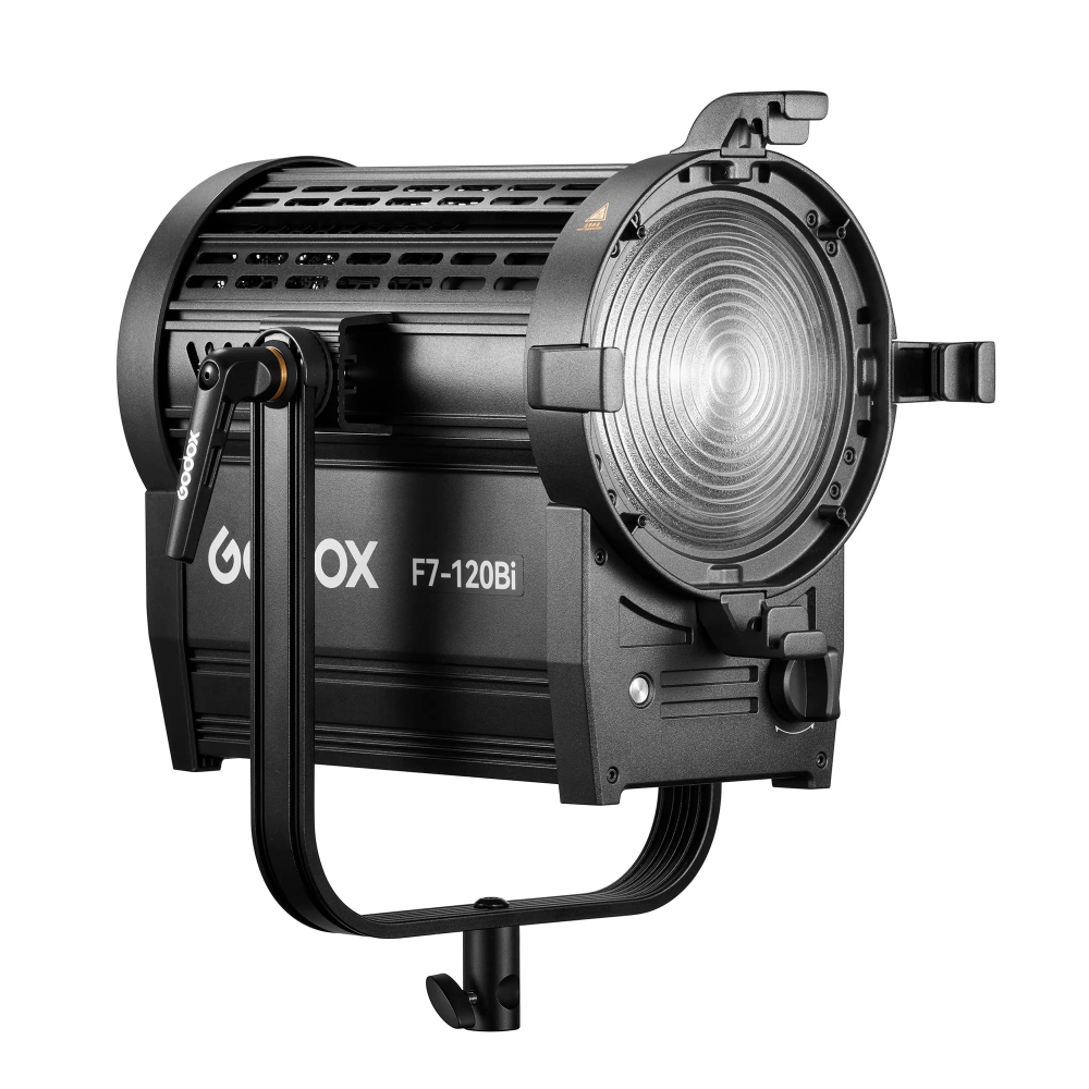 Осветитель Godox F7-120Bi K2 с линзой Френеля, 3200-5600K, 120 Вт