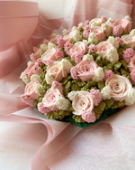 Букет цветочных капкейков творожных роз с гиацинтами 19 шт