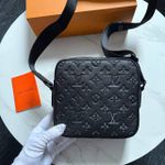 Сумка-мессенджер Louis Vuitton