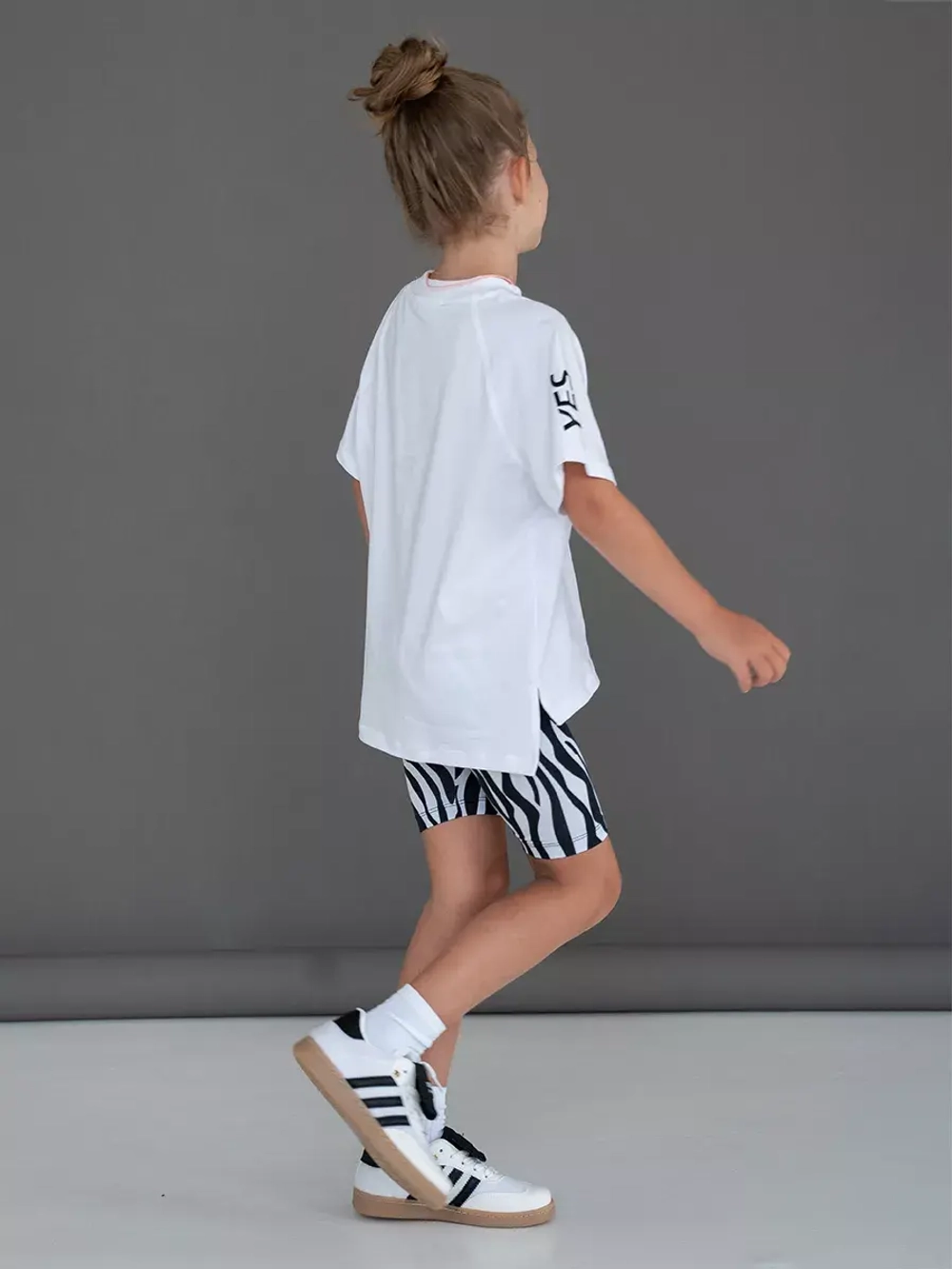 Спортивный костюм для девочки летний футболка и шорты