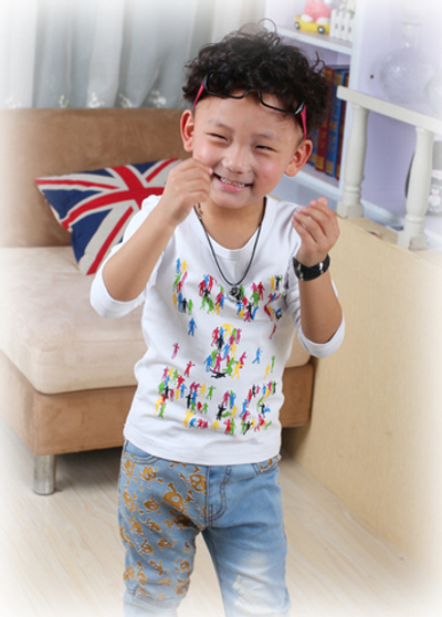 Лонгслив детский однотонный с контрастными принтами людей