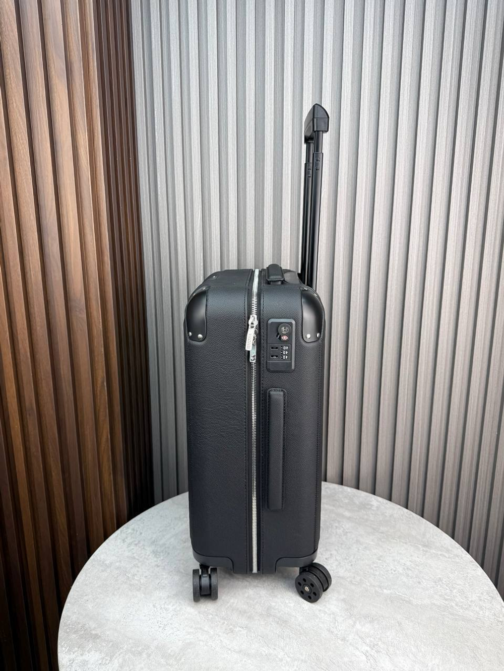 Чемодан Rimowa