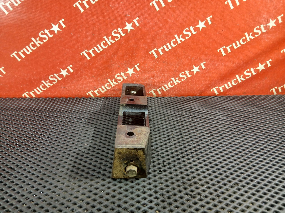 Кронштейн глушителя