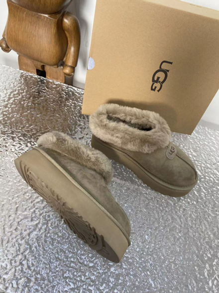 UGG