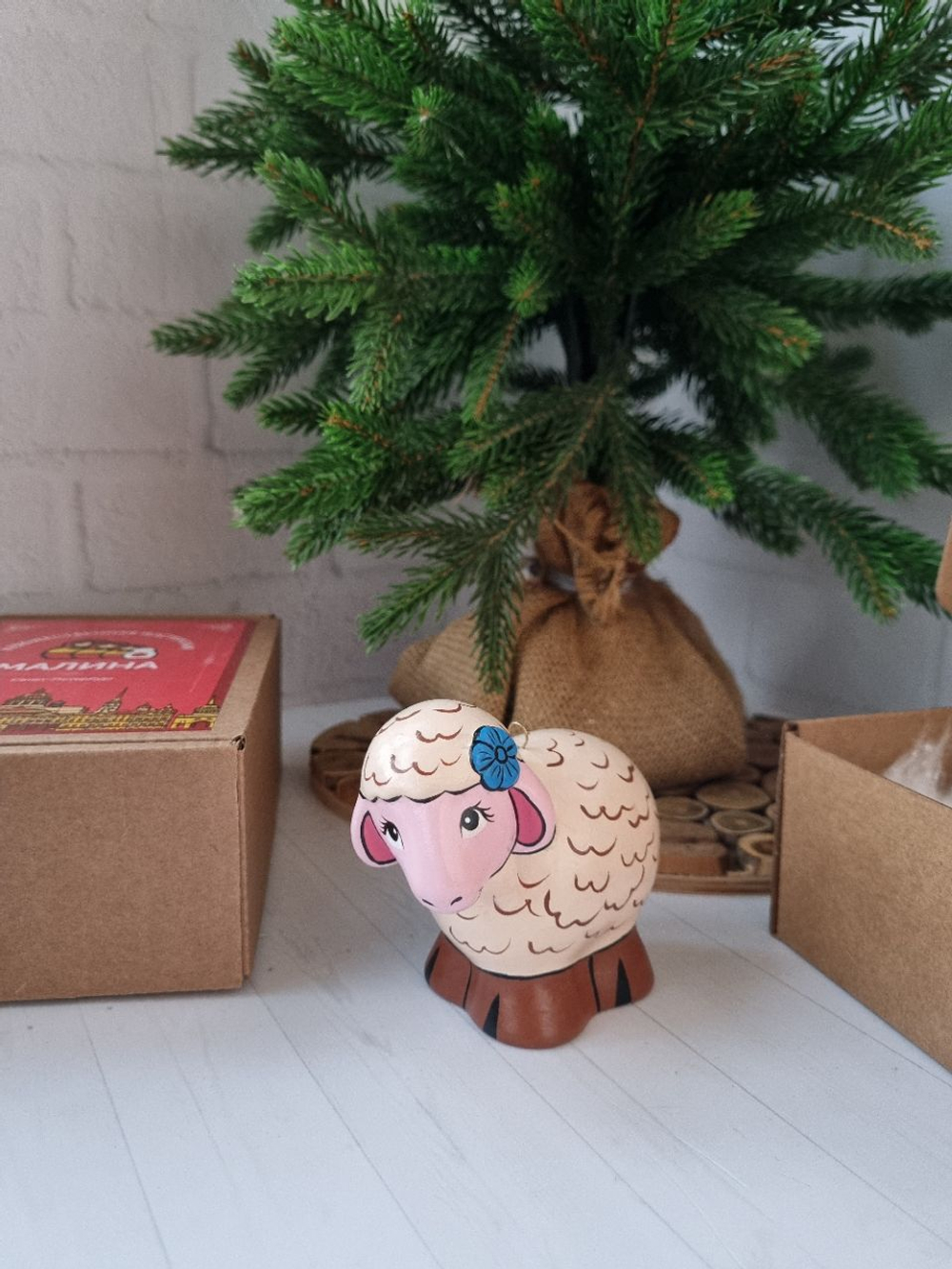 Фарфоровая игрушка любимая овечка