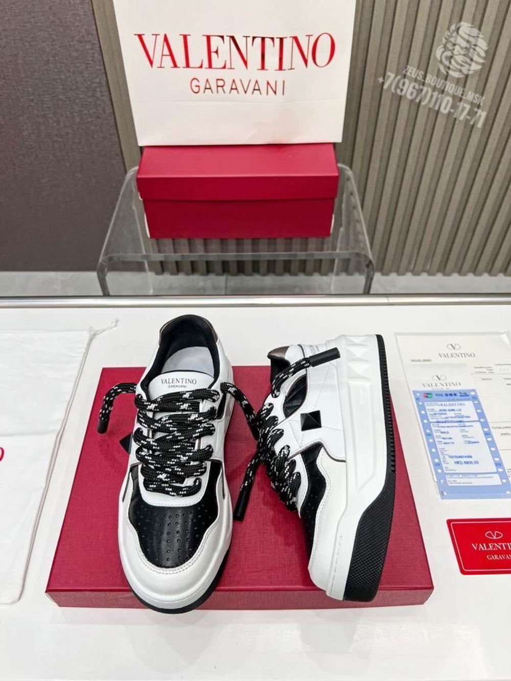 Кроссовки Valentino
