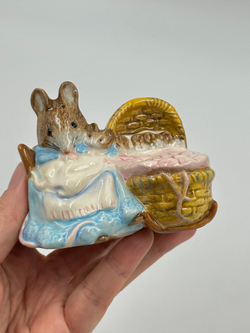 Статуэтка Мышь с мышатами Beatrix Potter Royal Doulton