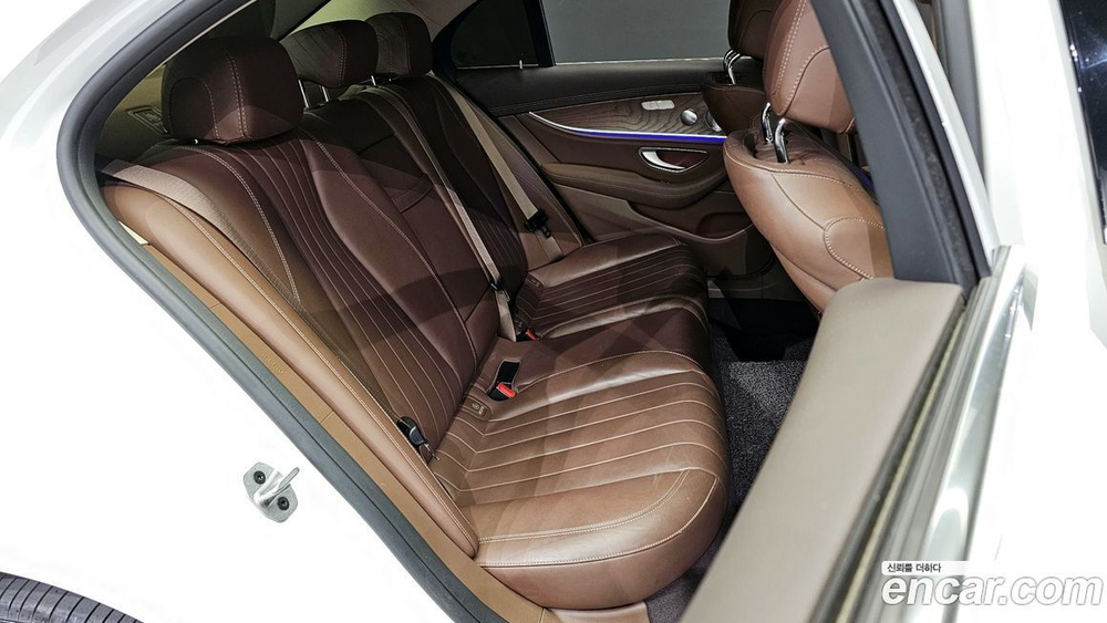 Mercedes-Benz E-Class W213 E300e 4MATIC Exclusive (06.2020)
