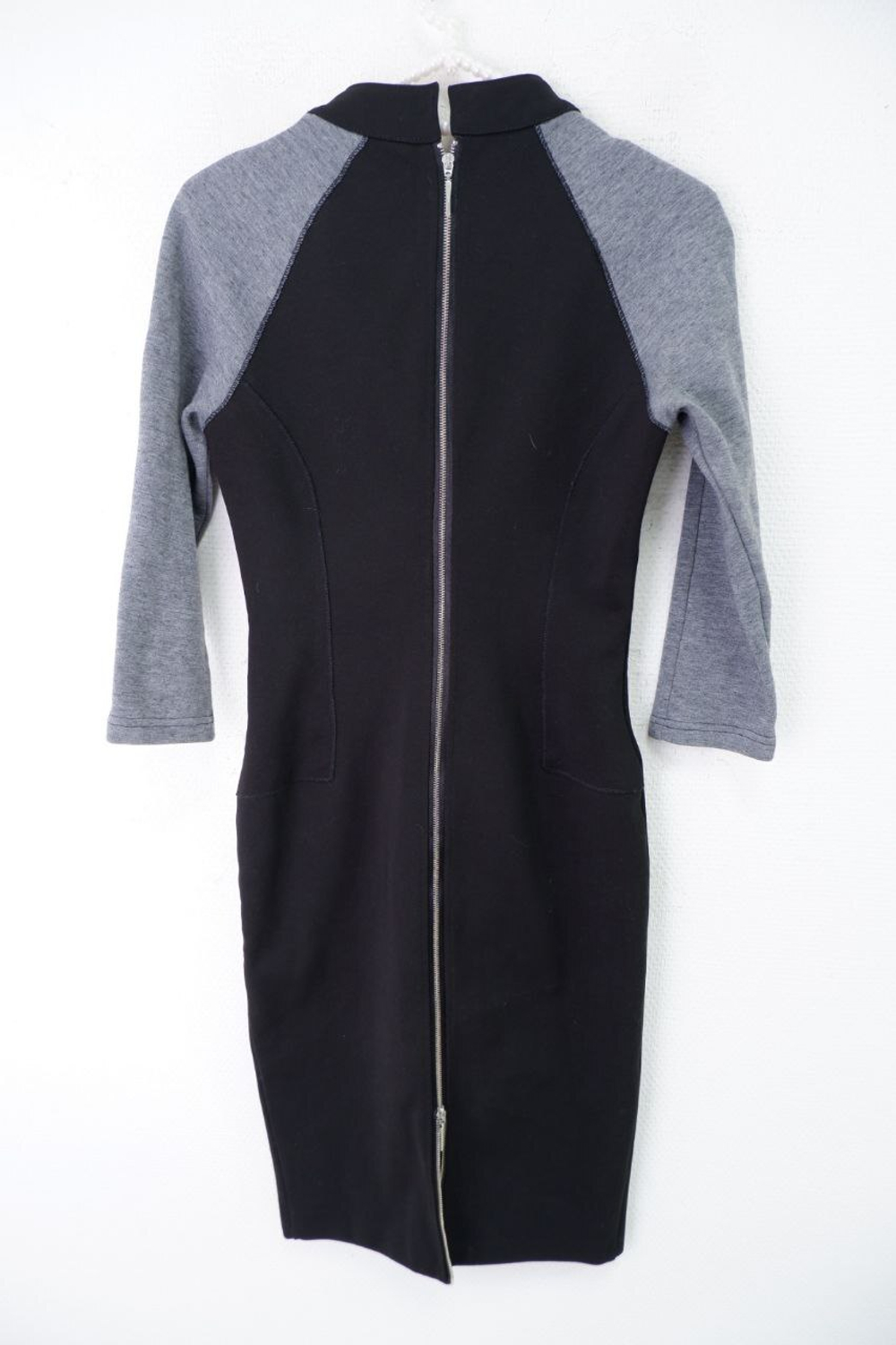 Платье Ouphiria стильное 40 размер