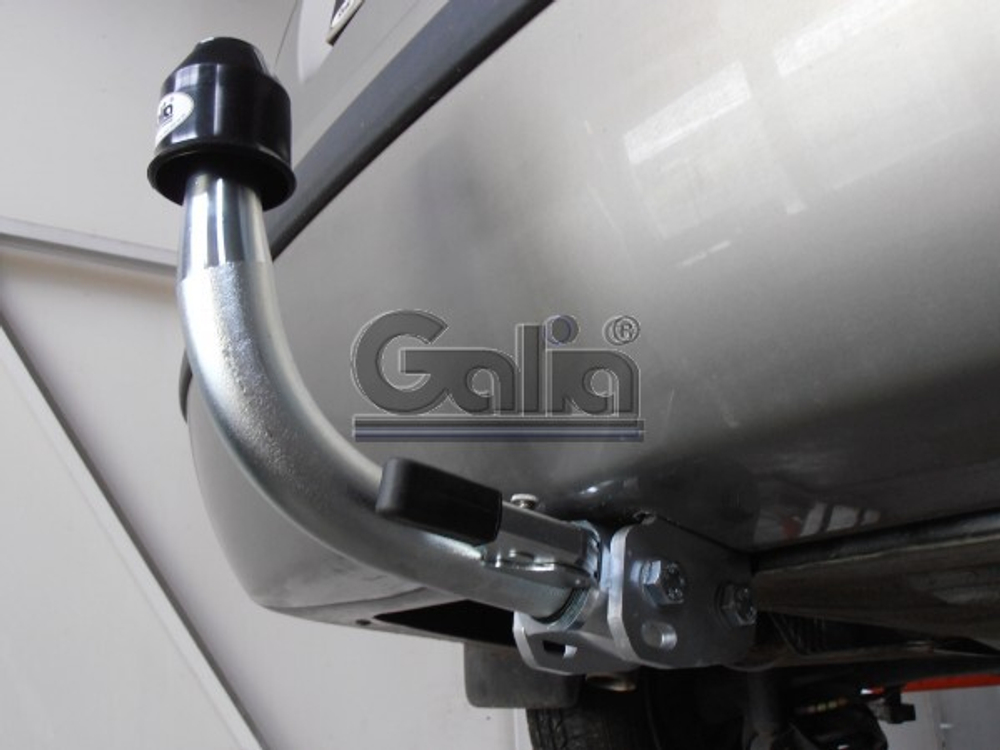 Фаркоп оцинкованный Galia S082A для Skoda Fabia седан/универсал 2000-2014(паспорт и сертификат в комплекте)(без электрики)