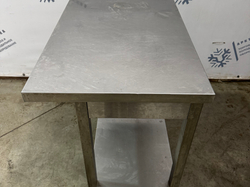 Стол из нержавеющей стали с полкой без борта 900х600х850 (на колесах )