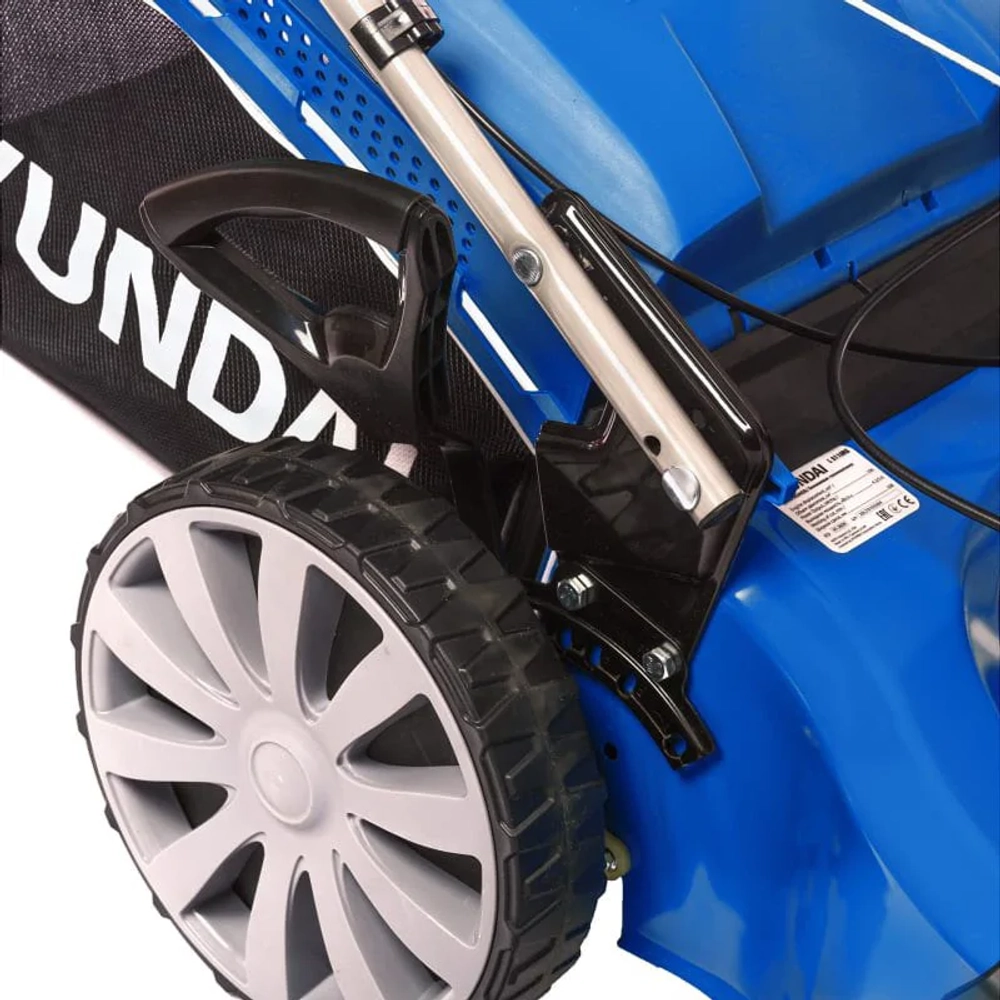 Бензиновая газонокосилка Hyundai L 5110RS самоходная: 5.6 л.с., нож 51 см, L 5110RS