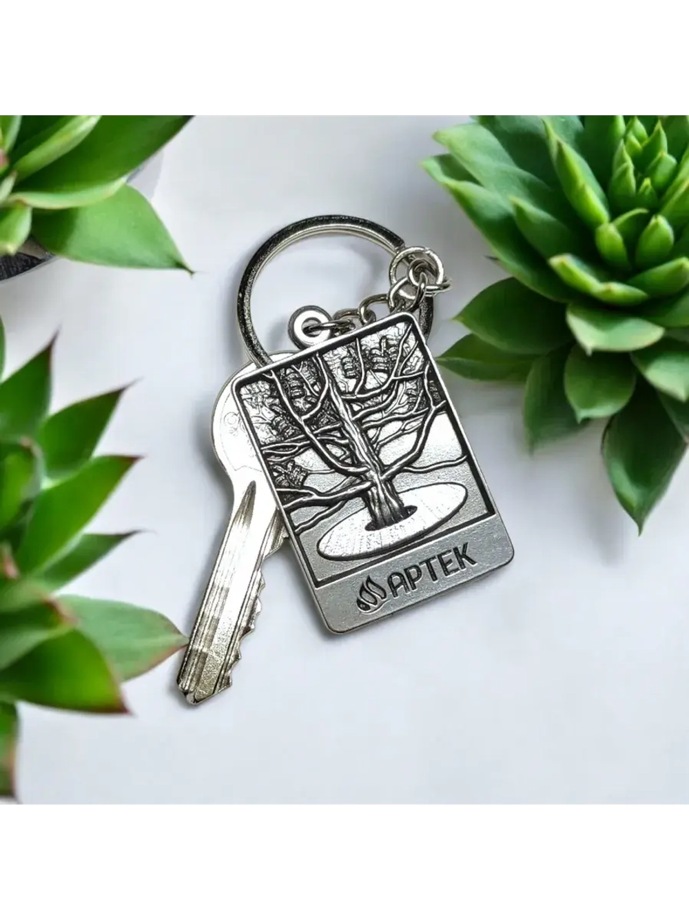 Брелок металлический