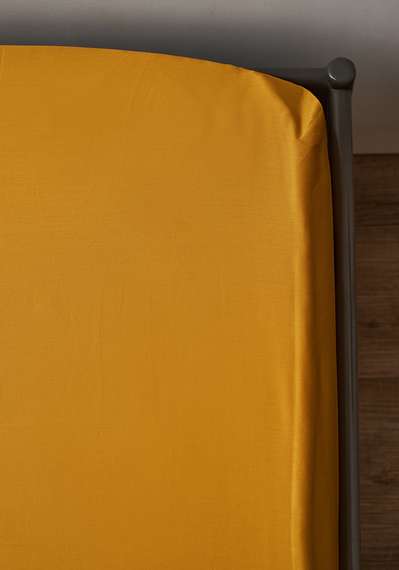 Простыня из премиального сатина горчичного цвета из коллекции essential, 240х270 см