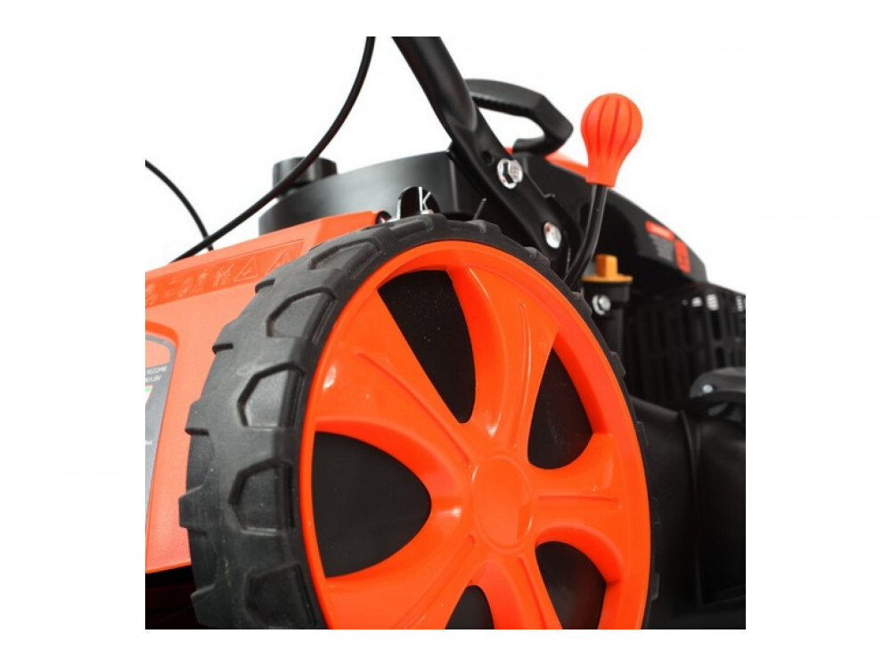 Бензиновая газонокосилка Patriot PT 47 LS 512109014