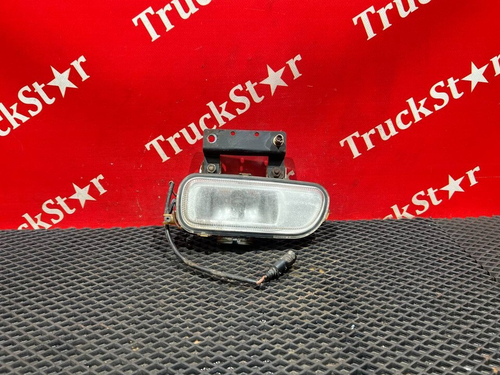 Фара противотуманная левая