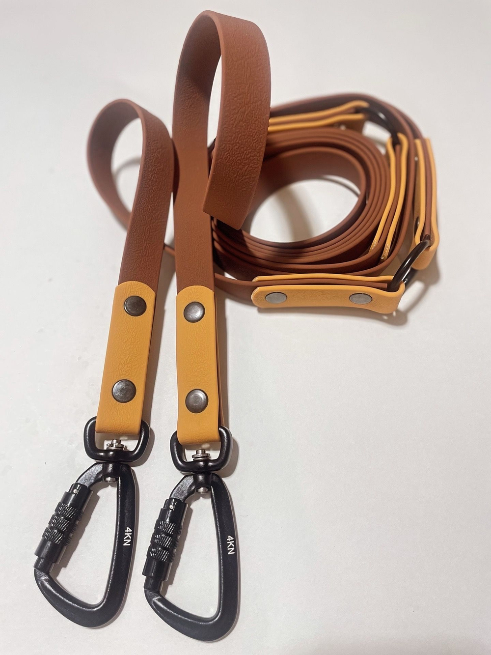 Пвоводок перестежка из биотана , 20 мм, 3 м. карабин авиационный алюминиевый с муфтой Коричневый и песочный