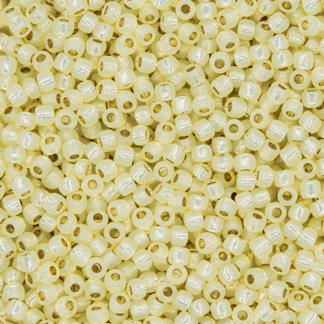 Японский бисер TOHO Round 11/0 (№PF2109), с внутренним серебрением, полупрозрачный глянцевый