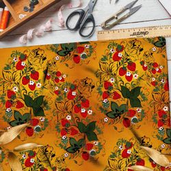 Ткань барби земляника с цветочками