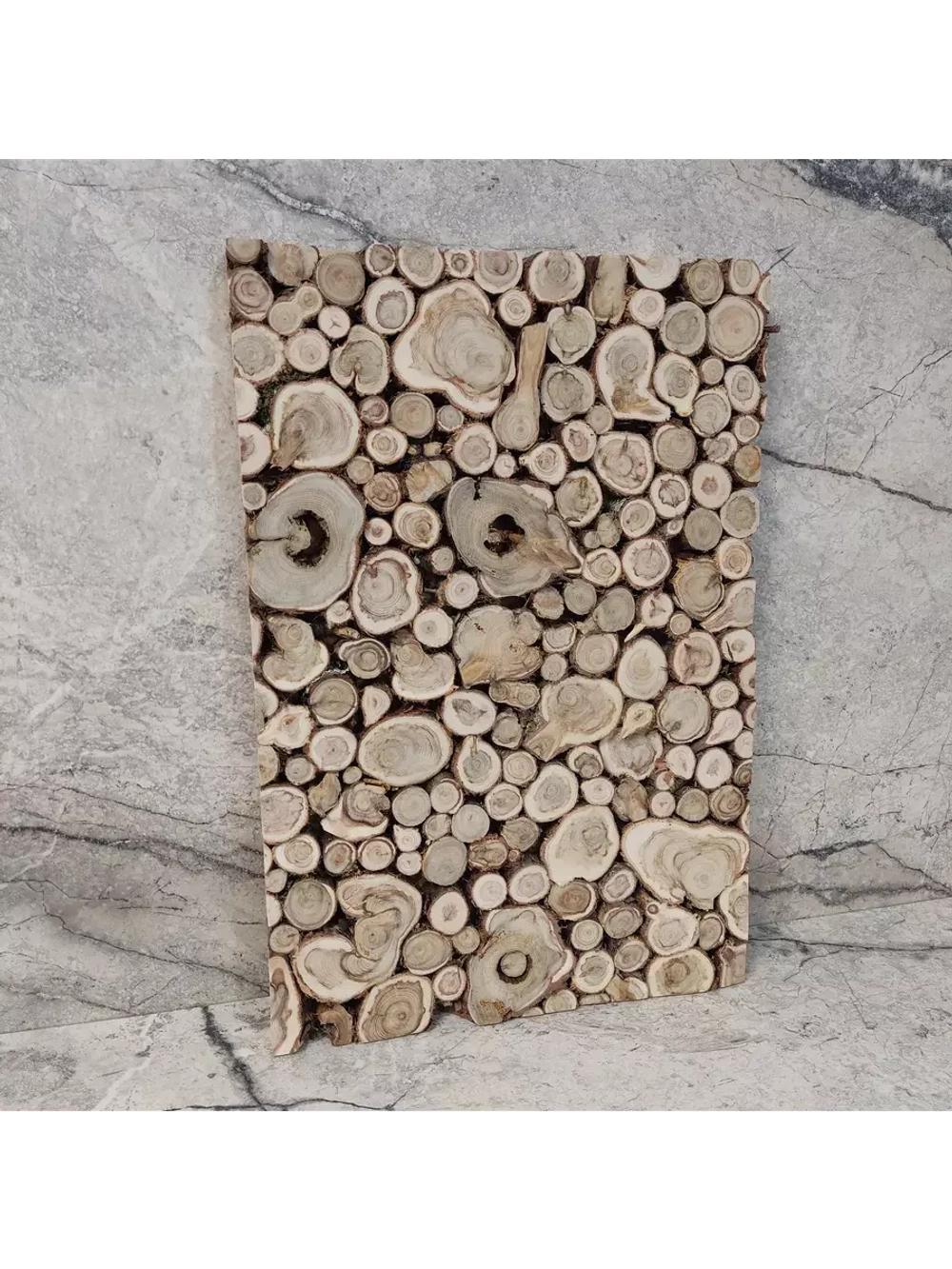 Панно из можжевельника