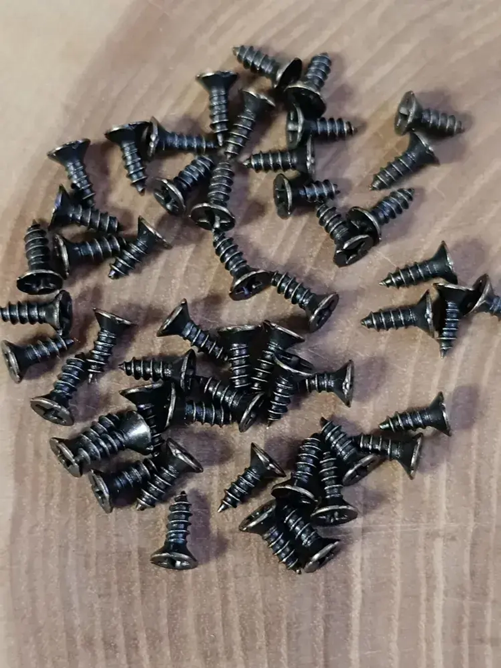 Набор саморезов 2 x 6 мм 50 шт.