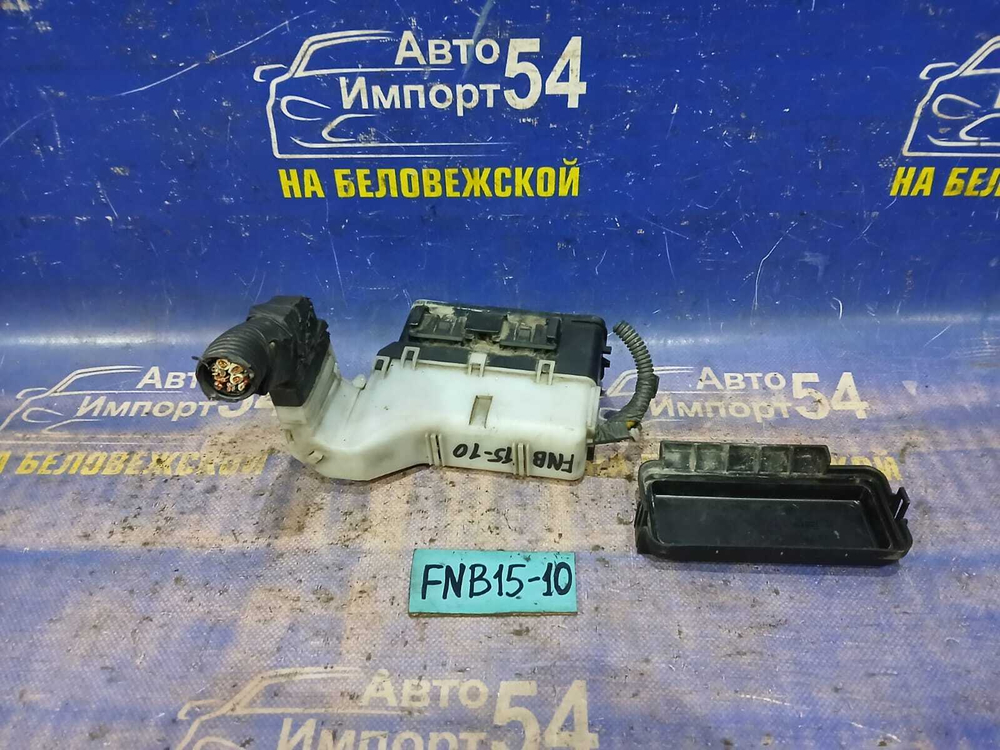 Блок предохранителей подкапотный NISSAN SUNNY 2000