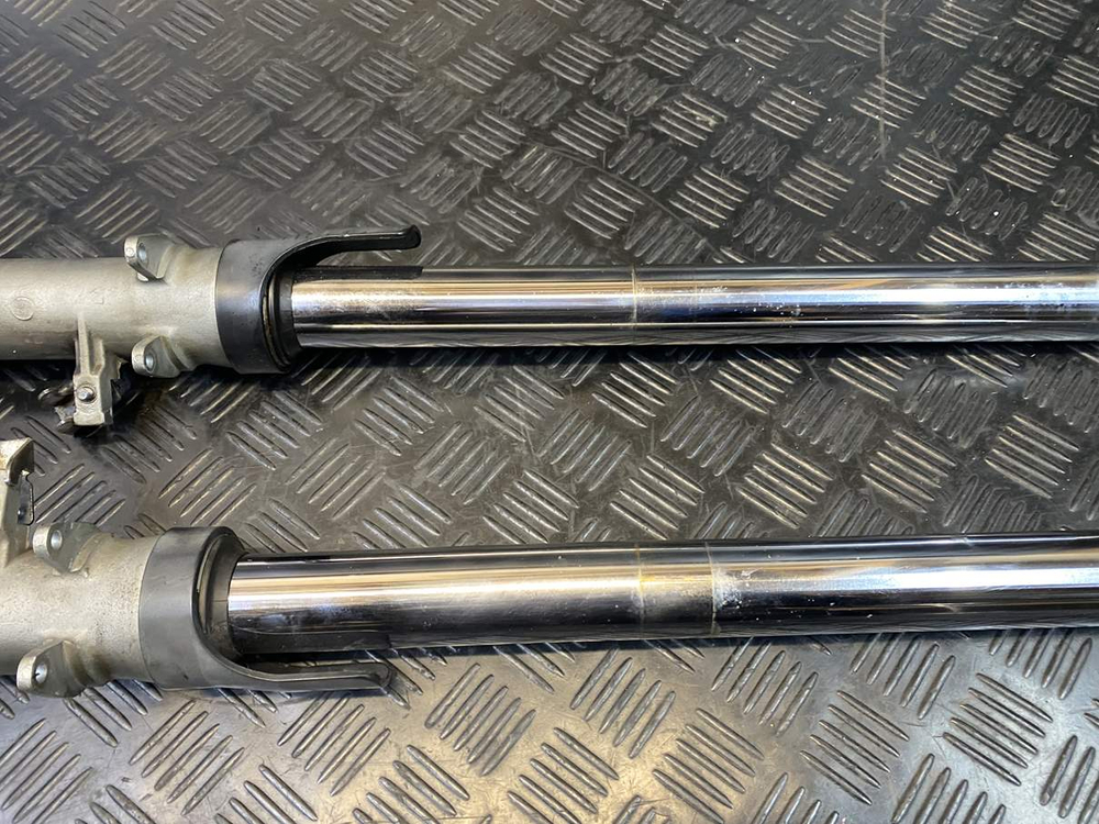 Перья вилки Yamaha TDM850 RN03J 054015