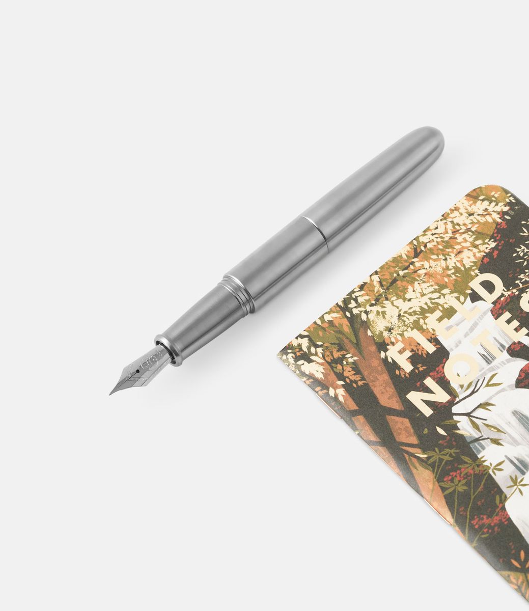 Ensso Piuma Pocket Pen Titanium — карманная перьевая ручка из титана