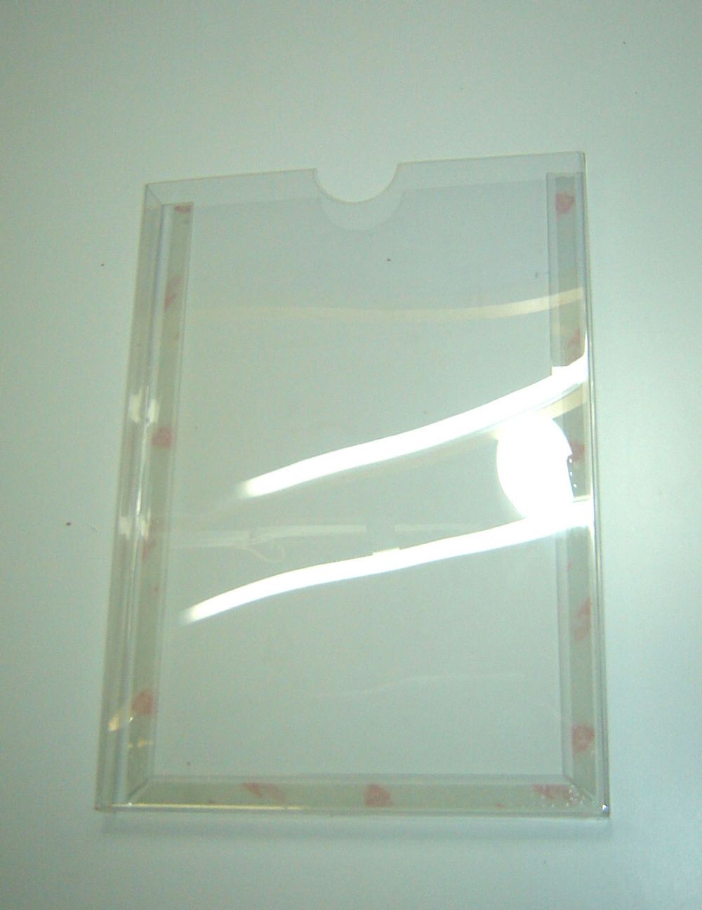 Буклетница настенная А4 вертикальная на скотче