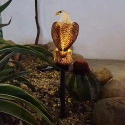 Светильник уличный на солнечной батарее Орел фигурка садовая бежевый для украшения дачи и сада