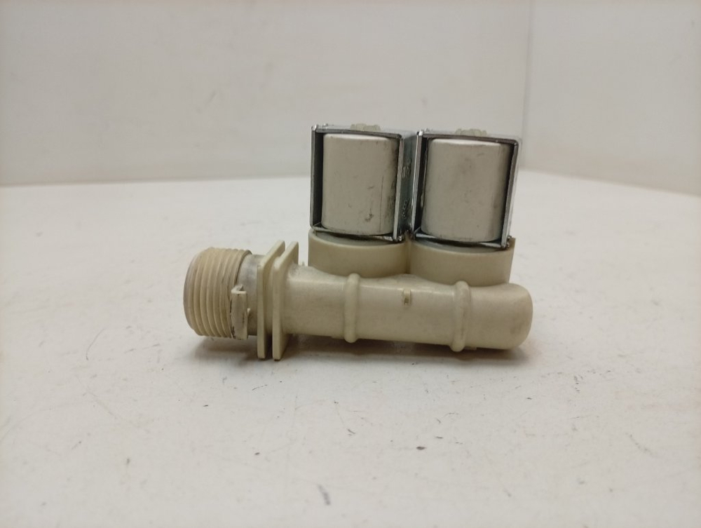 ARXL100 кт69 Клапан подачи воды для стиральной машины Hotpoint-Ariston 34209 б/у