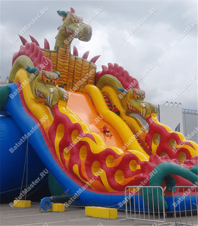 Коммерческий надувной батут "Змей Горыныч 2" 15*7*11 м