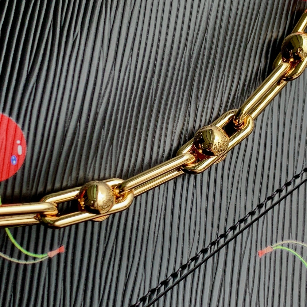Louis Vuitton Twist MM