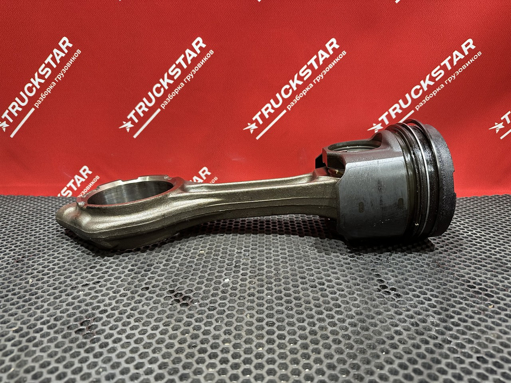 Поршень с шатуном 2019г