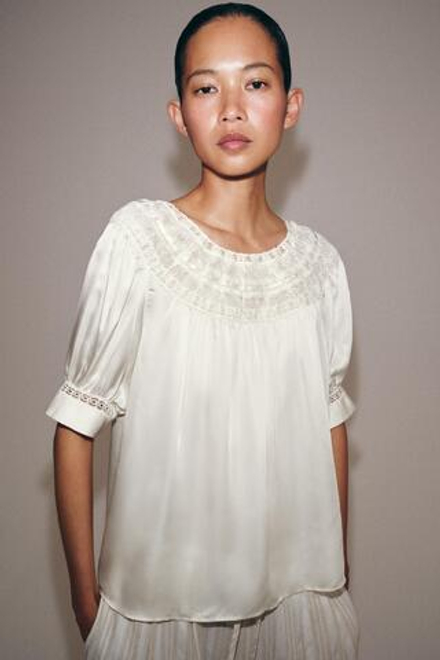 ZARA БЛУЗА С КОРОТКИМИ РУКАВАМИ И КРУЖЕВОМ — ZW COLLECTION, БЕЛЫЙ