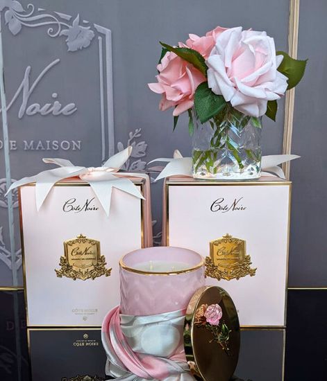 Букет микс розовых роз в прозрачной вазе "ёлочка", Cote Noire