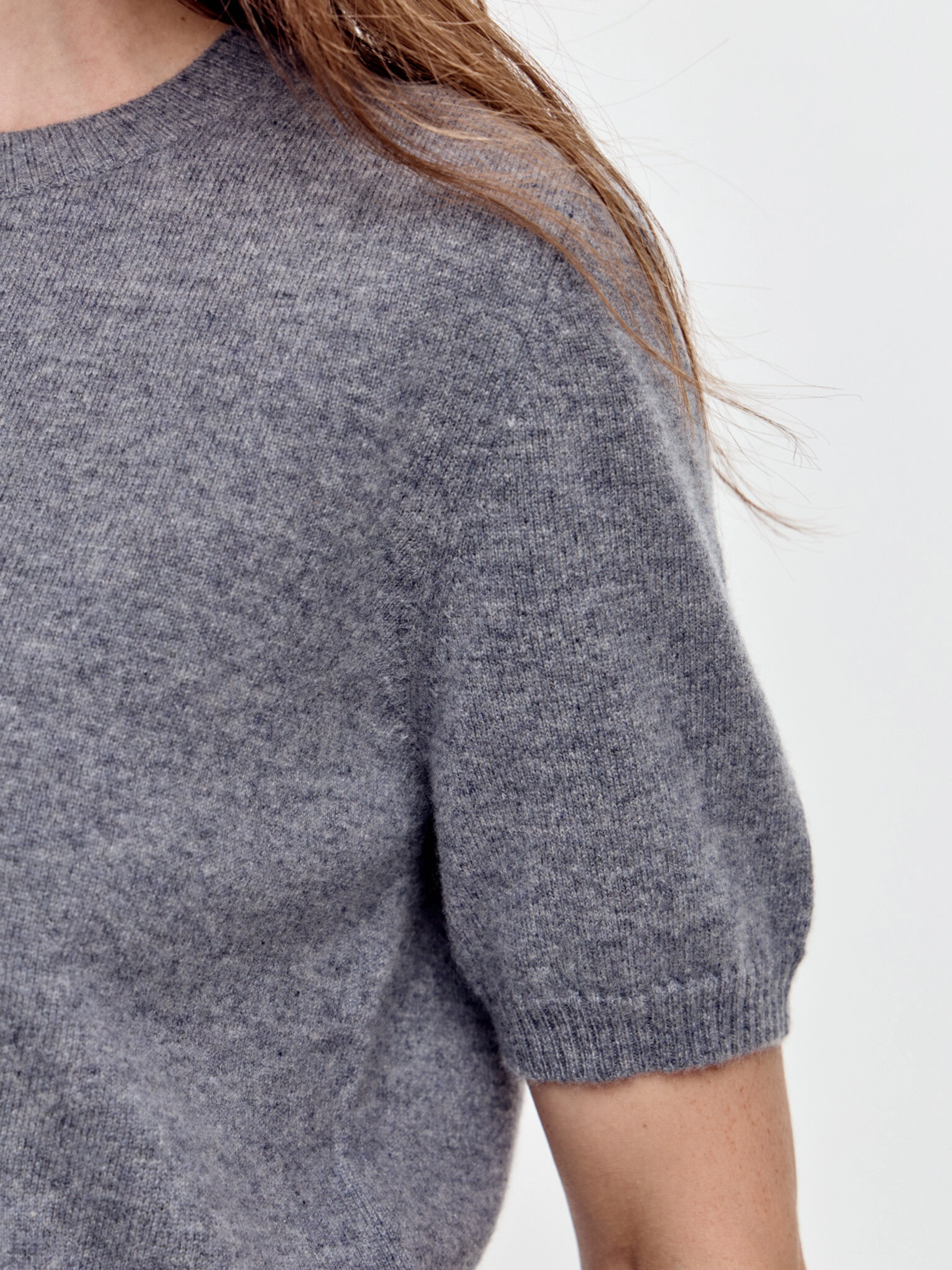 Кашемировая футболка