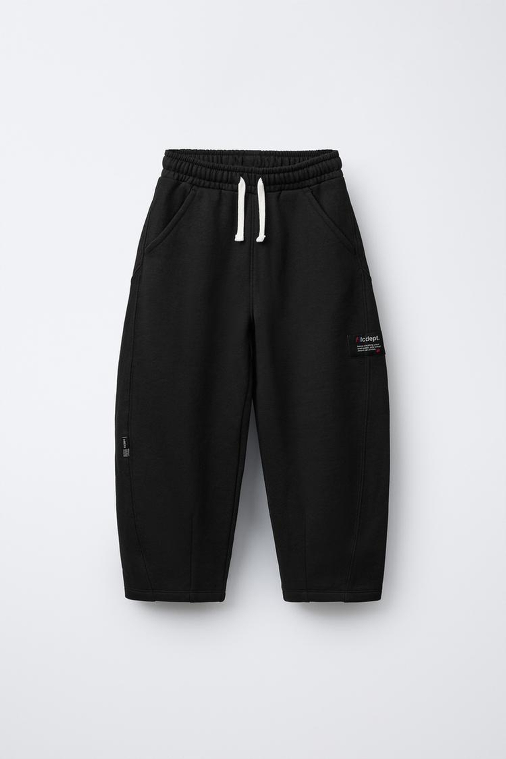 ZARA БРЮКИ BARREL ИЗ МЯГКОЙ ТКАНИ С НАШИВКОЙ, ЧЕРНЫЙ